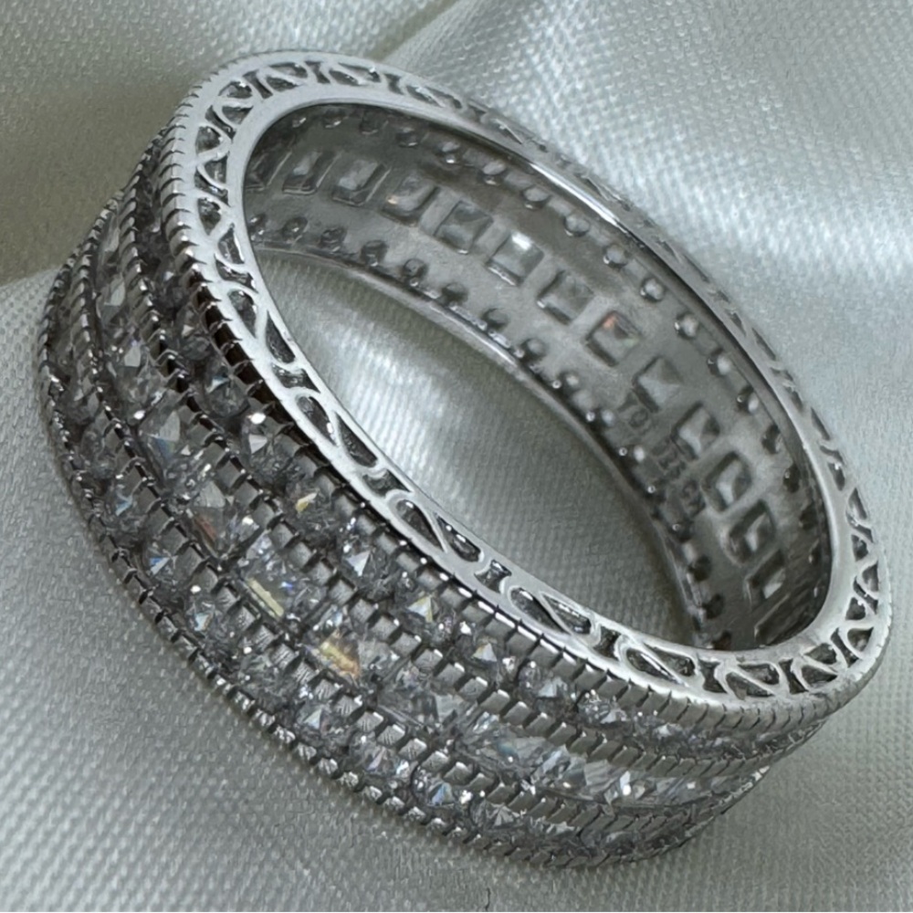 STERLING SILVER TRIPLE ROW ETERNITY BAND SIZE 9